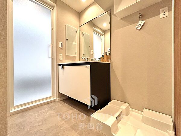 南西向き・角部屋住戸全室採光あり駅まで徒歩2分宅配ボックスオートロック・防犯カメラ