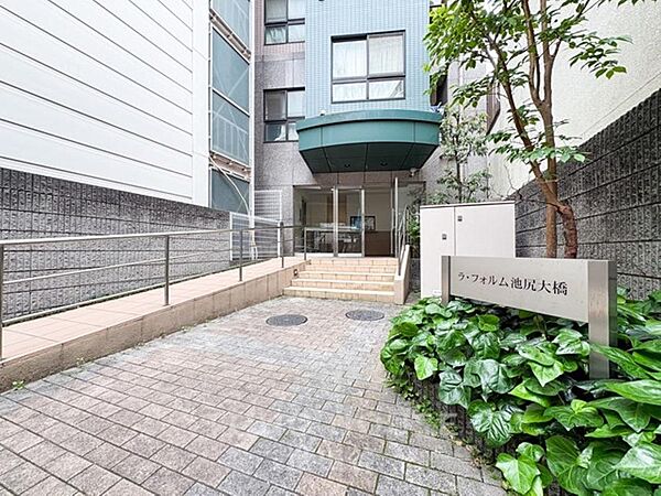 南西向き・角部屋住戸全室採光あり駅まで徒歩2分宅配ボックスオートロック・防犯カメラ