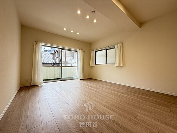 新規リノベーション物件。南西角部屋・陽当り、通風良好生活に便利な住環境仕様設備充実