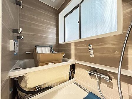 新規リノベーション物件。南西角部屋・陽当り、通風良好生活に便利な住環境仕様設備充実