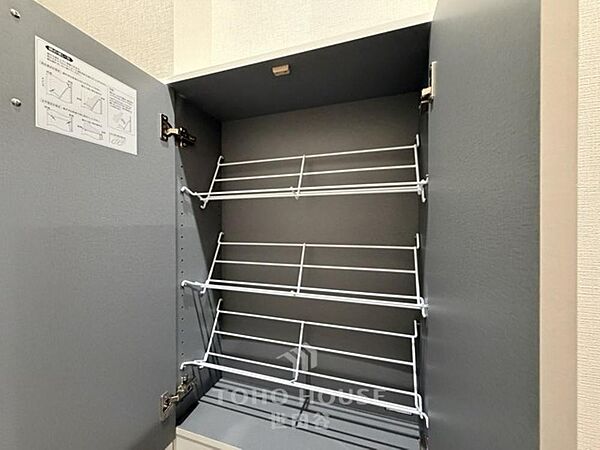 新規リノベーション物件。南西角部屋・陽当り、通風良好生活に便利な住環境仕様設備充実