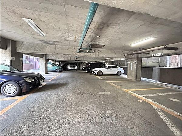 新規リノベーション(26年4月完工)駅まで徒歩8分。仕様設備充実。是非お気軽にお問い合わせください。
