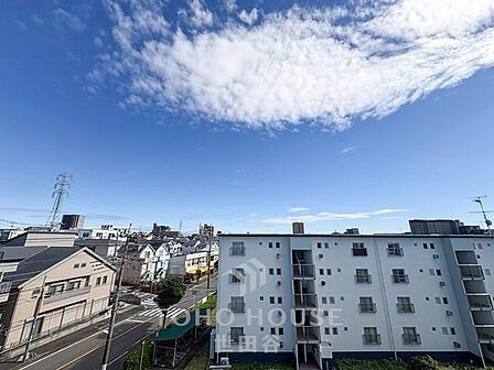 最上階・角部屋、陽当たり良好。2駅利用可能。是非お気軽にお問い合わせください。