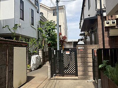 外観：室内を好みにフルリノベーション可能！【建物30坪・4LDK】