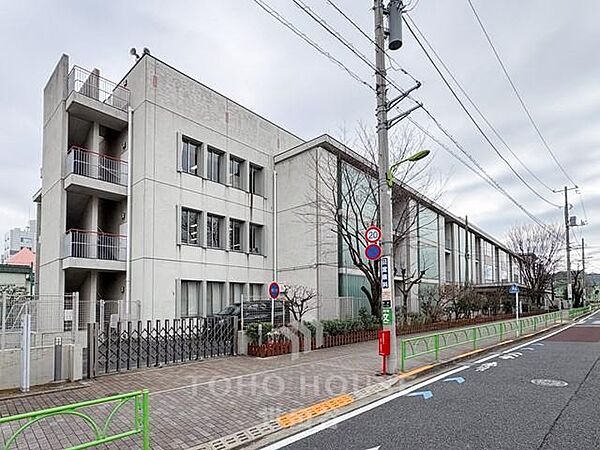 世田谷区立駒沢小学校まで約535m