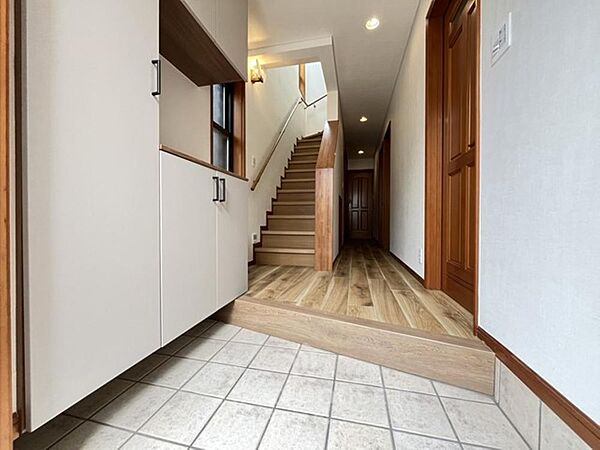 外壁・屋根塗装・内装フルリフォーム戸建て。是非お気軽にお問い合わせください