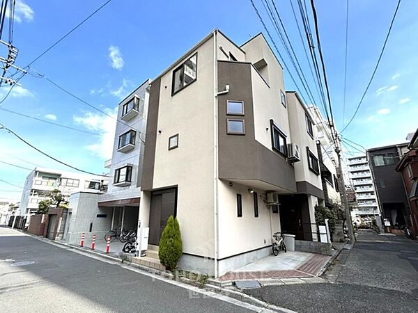 物件の陽当りや通風・仕様設備やお部屋の大きさの比較、近隣・周辺環境や街並みなど、資料には掲載していない情報が現地にはたくさんあります。是非ご確認ください。