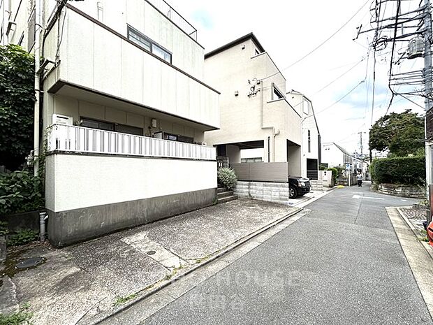 26年10月～引き渡し可能！現況：古家あり・更地渡し。駅まで徒歩10分の立地です。是非お気軽にお問い合わせください
