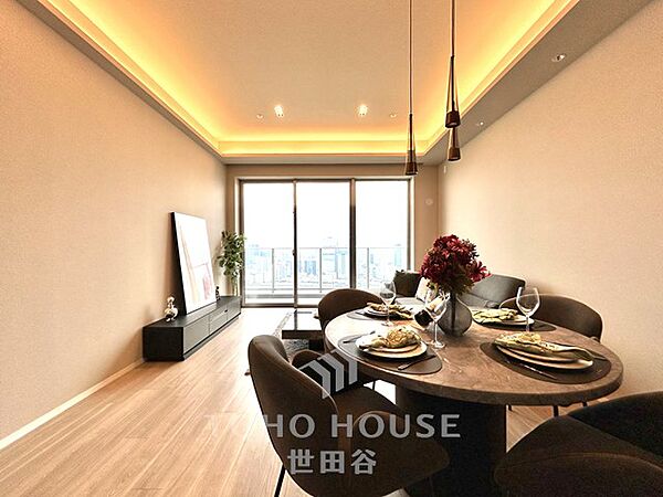 2025年8月竣工後未入居。東京タワーを望む天高2.9mの49階プレミアムフロア