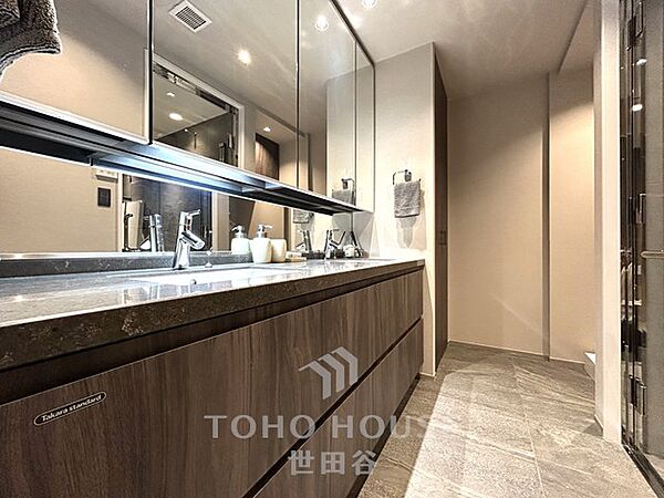 新規リノベーション物件です！閑静で小高い丘に建つタワーレジデンス！是非お気軽にお問い合わせください