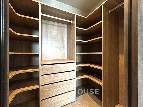 新規リノベーション物件です！閑静で小高い丘に建つタワーレジデンス！是非お気軽にお問い合わせください