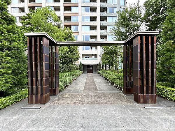 新規リノベーション物件です！閑静で小高い丘に建つタワーレジデンス！是非お気軽にお問い合わせください