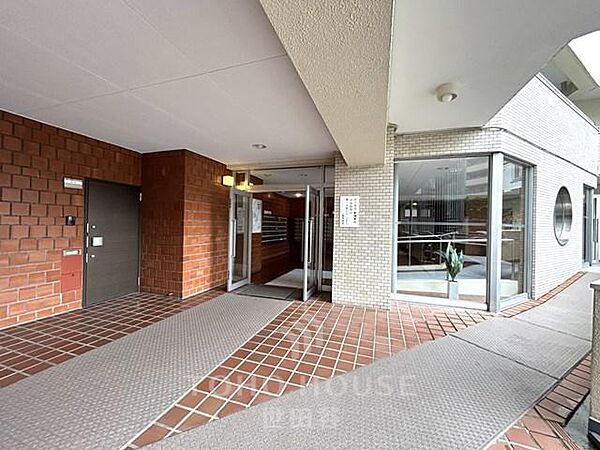 最上階・南西向き。ペット飼育相談可。ご自身での間取り変更やフルリノベーションにもおすすめです