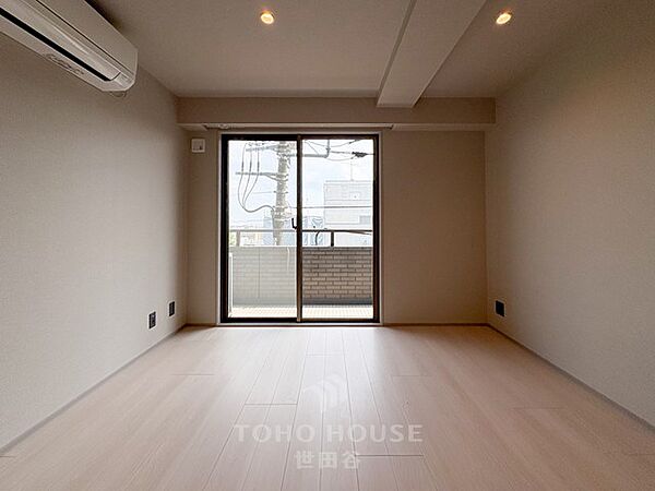 100m2の広々とした新規リノベーション角住戸！各洋室WIC完備 専用駐車場(2区画)付き