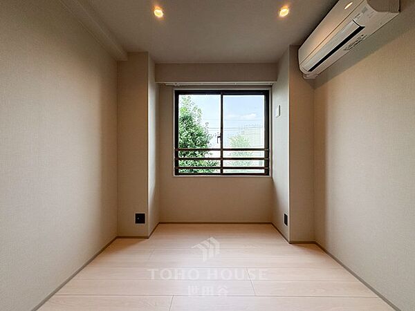 100m2の広々とした新規リノベーション角住戸！各洋室WIC完備 専用駐車場(2区画)付き