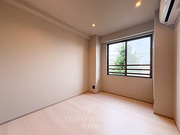 100m2の広々とした新規リノベーション角住戸！各洋室WIC完備 専用駐車場(2区画)付き