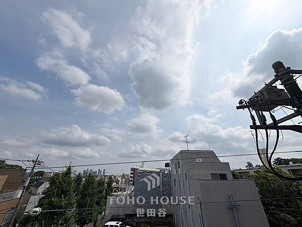 100m2の広々とした新規リノベーション角住戸！各洋室WIC完備 専用駐車場(2区画)付き