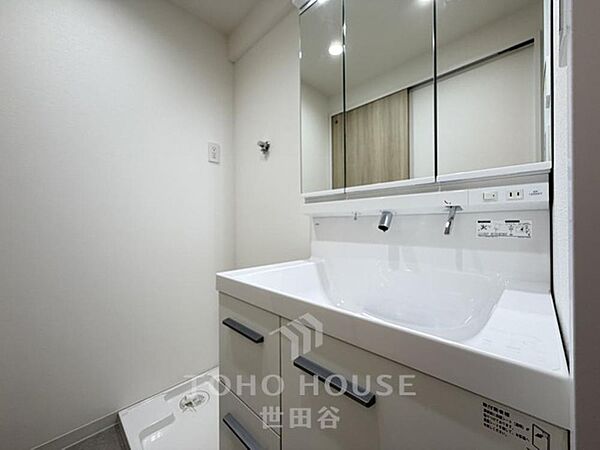 スケルトンリフォーム26年9月完了。生活に便利な住環境です。是非お気軽にお問い合わせください。