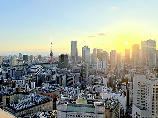素敵なサンセットもこのお部屋の大切なインテリアです。今日も、明日も、この街で、きっと誰かがしあわせになる物語が描かれていくはずです。同じ風景が毎日365日、まったく違う顔を見せてくれる。爽快な風も毎日や