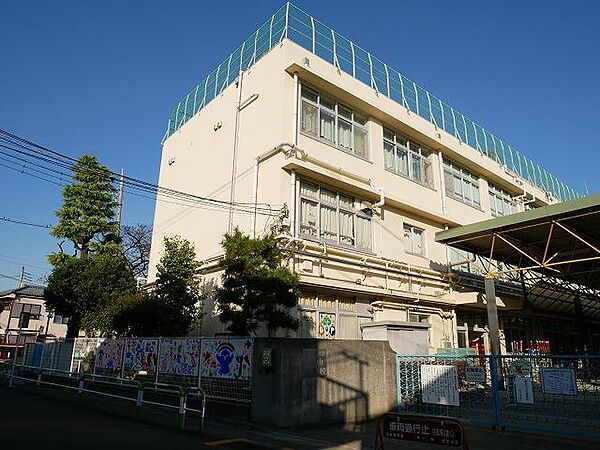 世田谷区立烏山小学校まで約630m