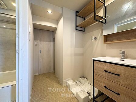 リノベーション完工。角部屋住戸、L字バルコニー。駅まで徒歩5分・複数路線利用可