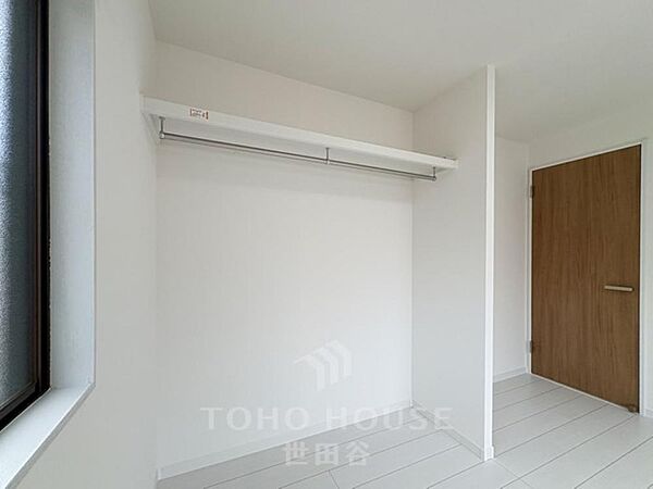 テラスハウス。26年6月　リノベーション完工済。北西角地・開放的な立地です。