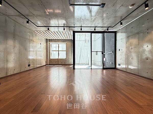 新規リノベーション(26年7月完工)メゾネットタイプ住戸。是非お気軽にお問い合わせください。