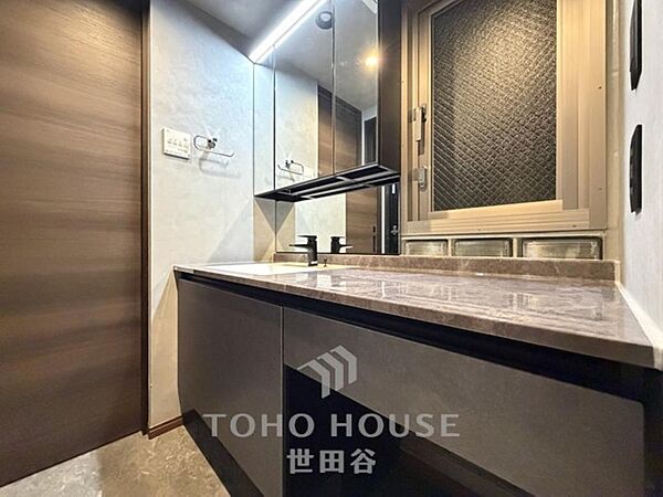新規リノベーション(26年7月完工)メゾネットタイプ住戸。是非お気軽にお問い合わせください。