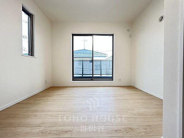 新規リノベーション(26年8月完工)南道路+全居室二面採光の明るいお部屋です。是非お気軽にお問い合わせください。