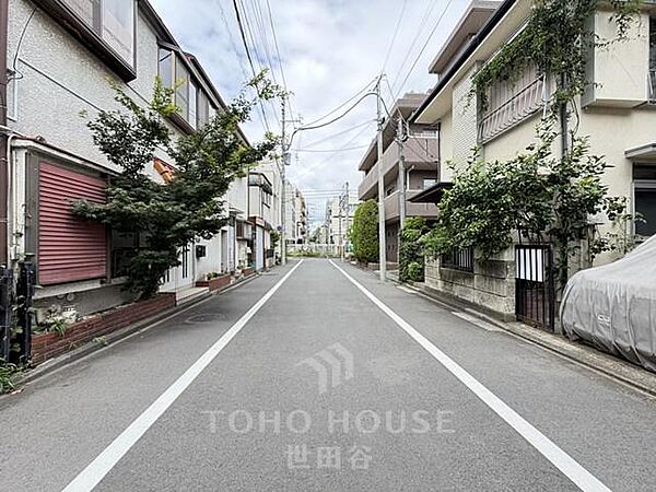 閑静な住宅地。都心へのアクセス良好です。古家あり、更地渡しです。