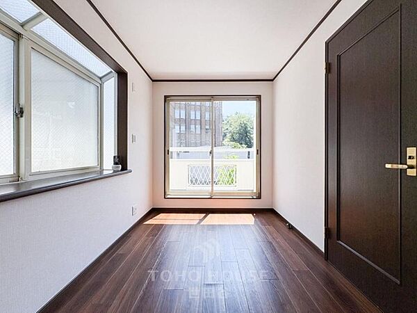 住まう方でカスタマイズしていただけるシンプルなデザインの内装。ご自身で素敵な空間を創り上げられます。