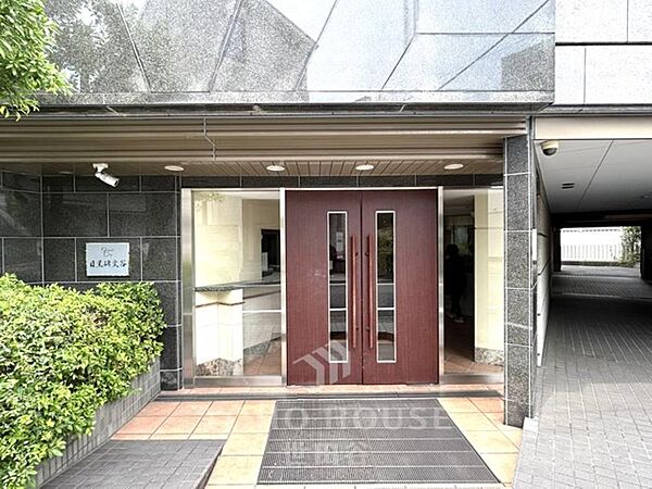 新規リノベーション(26年7月完工)南西角部屋、陽当り・眺望良好。家具付きです。是非お気軽にお問い合わせください。