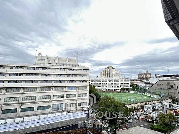 内装プラン・間取り作成中です。角部屋住戸。駅まで徒歩3分。是非お気軽にお問い合わせください。