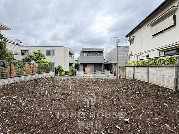 駅まで徒歩10分。現在建築中です。是非お気軽にお問い合わせください。