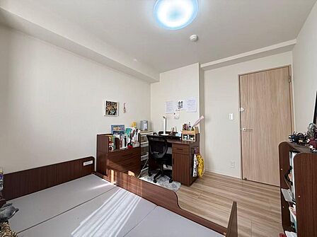 住まう方でカスタマイズしていただけるシンプルなデザインの内装。ご自身で素敵な空間を創り上げられます。