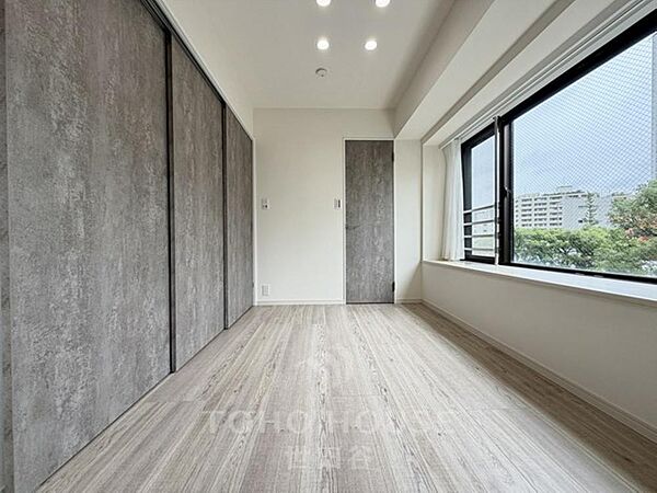 5階部分・南向き。リノベーション物件です。家具付きマンション・エアコン1台付。是非お気軽にお問い合わせください。