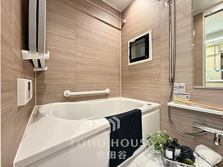 5階部分・南向き。リノベーション物件です。家具付きマンション・エアコン1台付。是非お気軽にお問い合わせください。