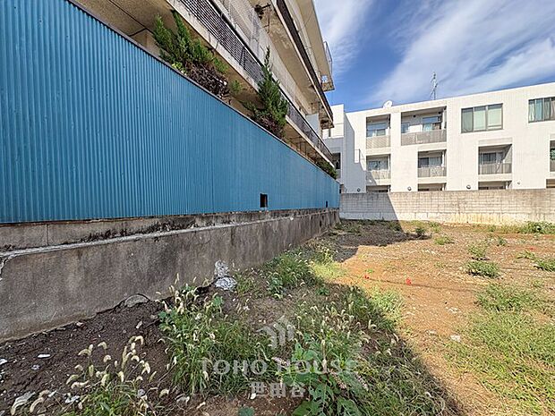 建築条件付き売地。駅まで徒歩3分です。是非お気軽にお問い合わせください。
