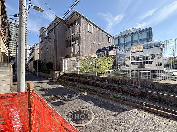 建築条件付き売地。駅まで徒歩3分です。是非お気軽にお問い合わせください。