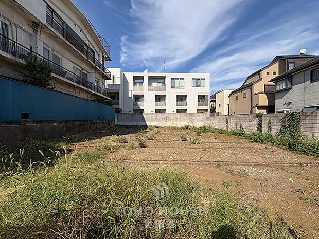 建築条件付き売地。駅まで徒歩3分です。是非お気軽にお問い合わせください。