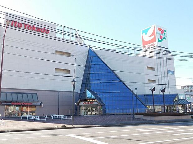 スーパー 西部ショッピングセンターイトーヨーカドー郡山店（5月閉店、来年2月に新しいショッピングセンターとして開業予定） 696m