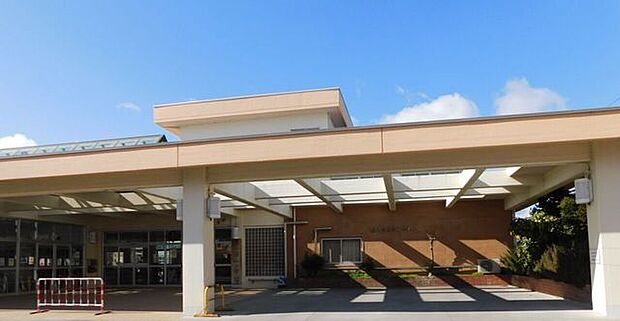 郡山市立芳山小学校 234m
