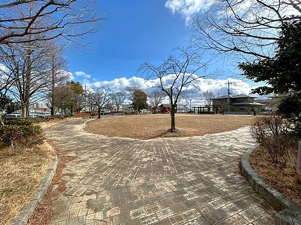 三ツ坦公園 500m