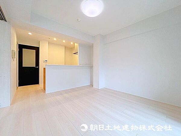 休日はおひさまの光をたっぷりと取りこめるリビングでゆったりと過ごしませんか？