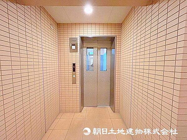 エレベーターになります、毎日の昇り降りがらくらくですね！