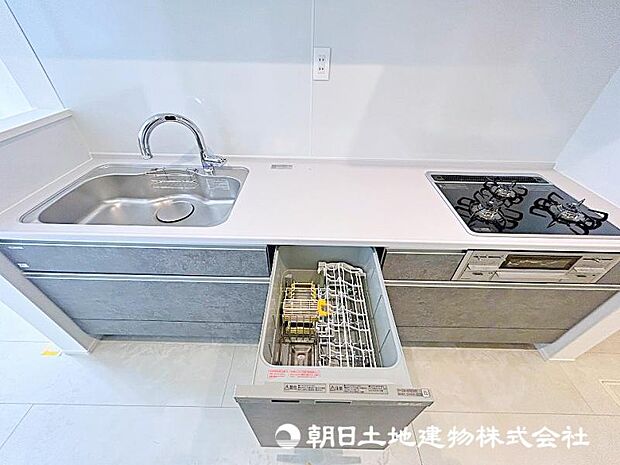 あったらいいなの代表的な設備である食洗機。ビルトイン型なので、おさまりもよく、使い勝手も良好です。