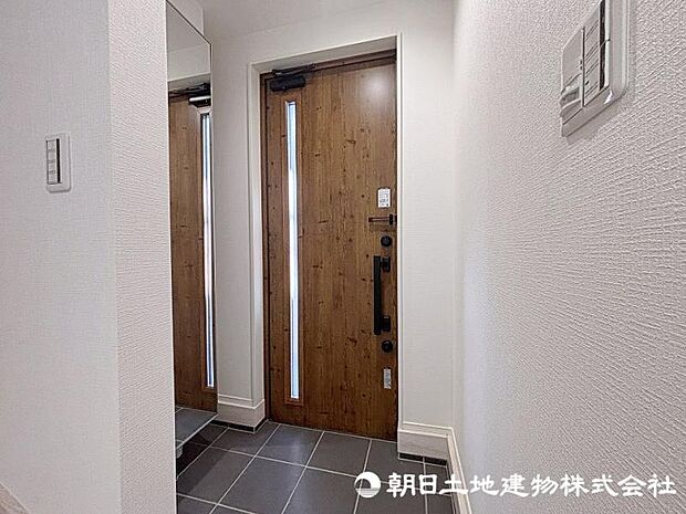 住まう人も来客も入った時にワクワクさせてくれるオシャレな玄関！