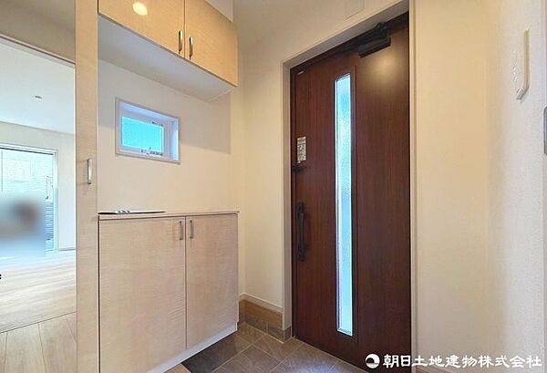 居住者の帰り、訪れる方を優しく迎え、やすらぎに満ちた生活空間を予感させる。健やかな暮らしを楽しめそう