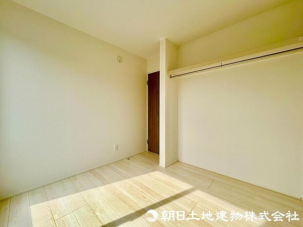 明るく陽当たり良好なお部屋!室内が明るいと毎日の暮らしも自然と元気に過ごせますね!
