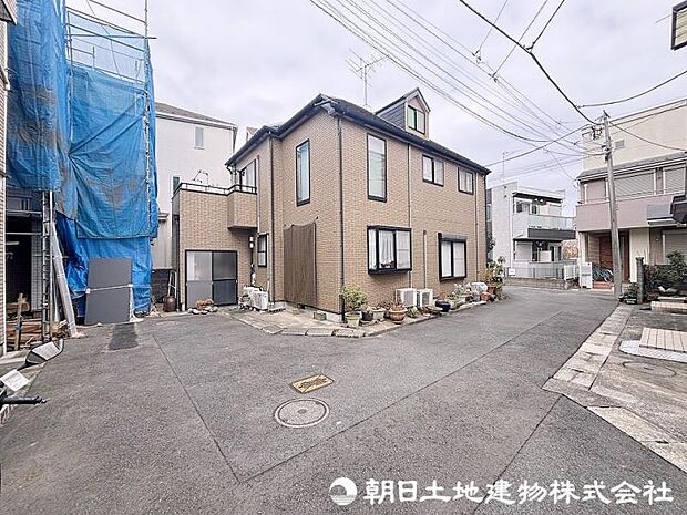 充分に横幅がある前面道路となっております!